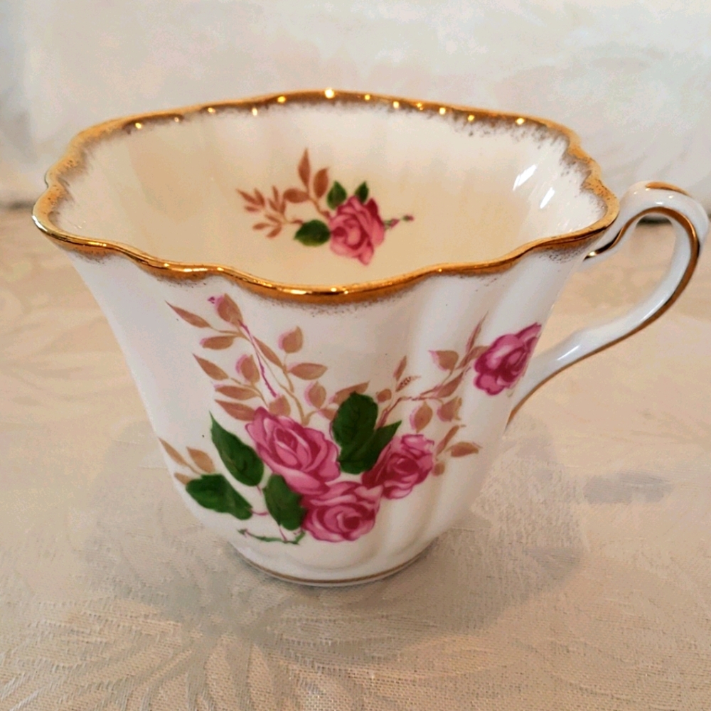 Vintage Rosina cup & saucer bone china - Picture 6 of 6